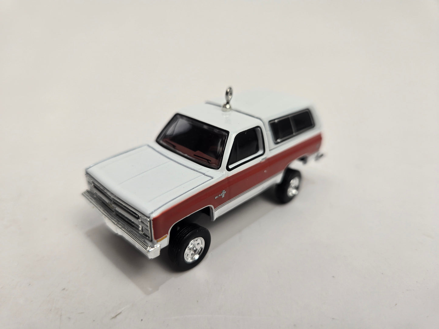 1984 Chevy K5 Blazer White Red Christmas Ornament