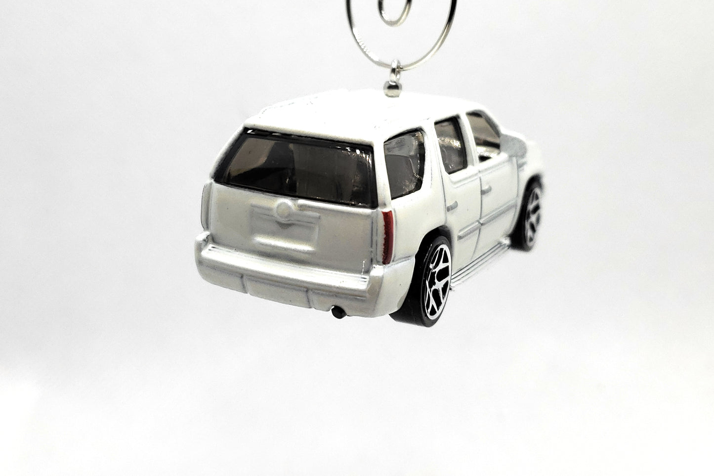 Christmas Ornament for 2007 Cadillac Escalade White