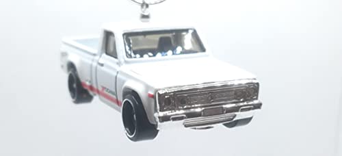 Mazda REPU DTX00 White Red Stripe Christmas Ornament