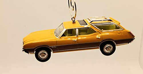 1970 Oldsmobile Vista Cruiser Station Wagon Mustard Christmas Ornament
