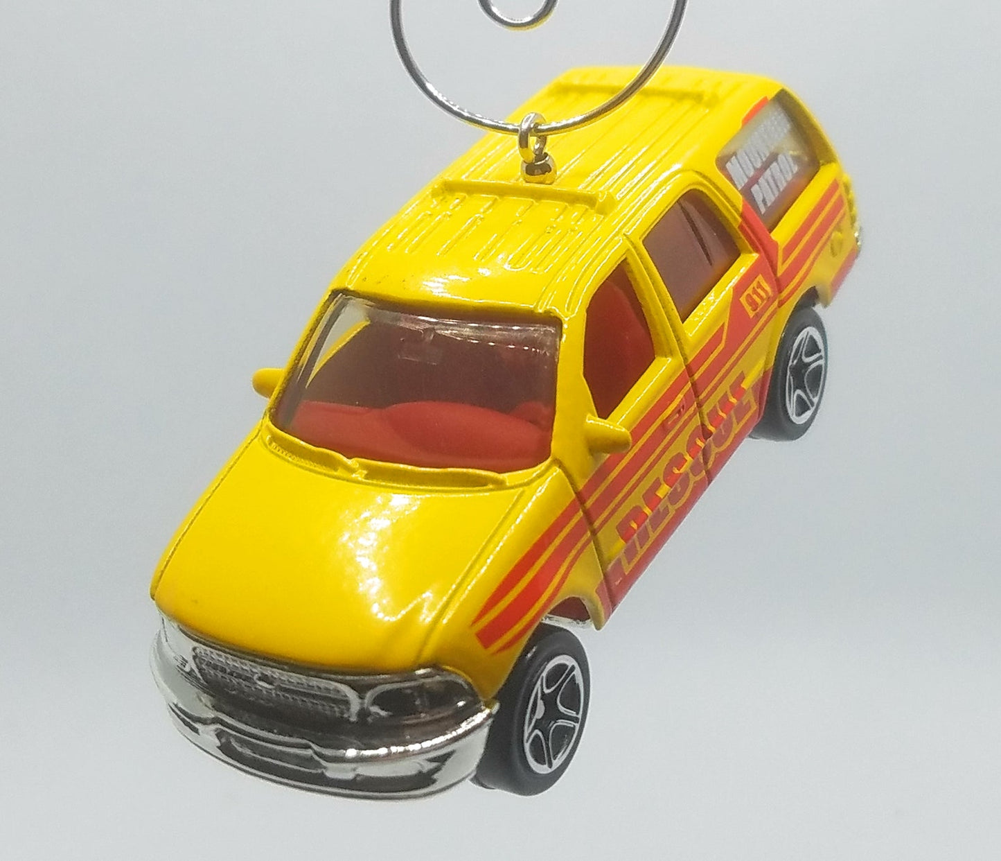 Ford Expedition Mountain Rescue Yellow Red Christmas Ornament