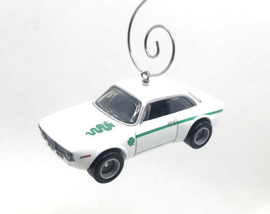 Alfa Romeo Giulia Sprint GTA White Christmas Ornament