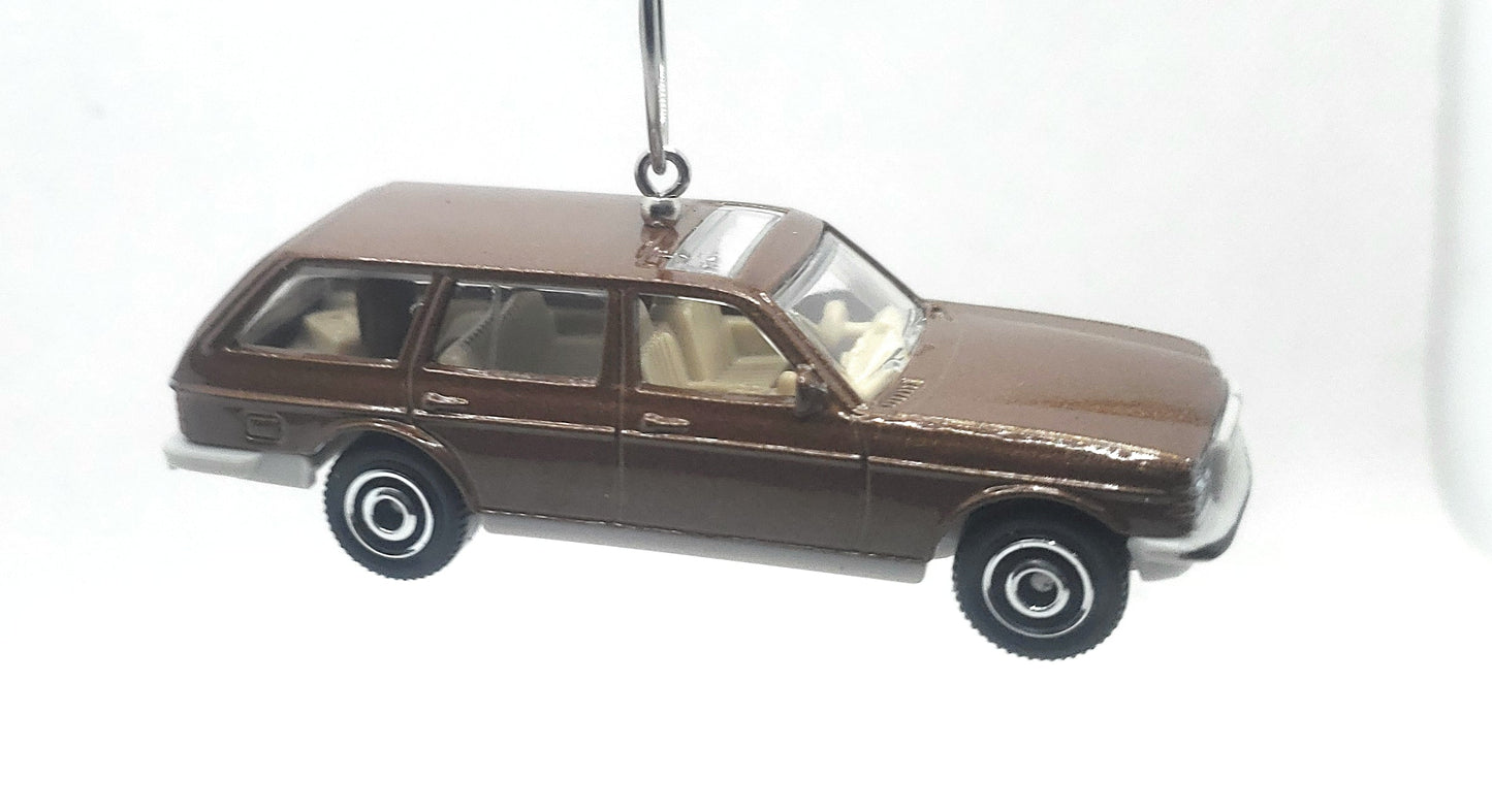 Mercedes-Benz W123 Station Wagon Brown Christmas Ornament