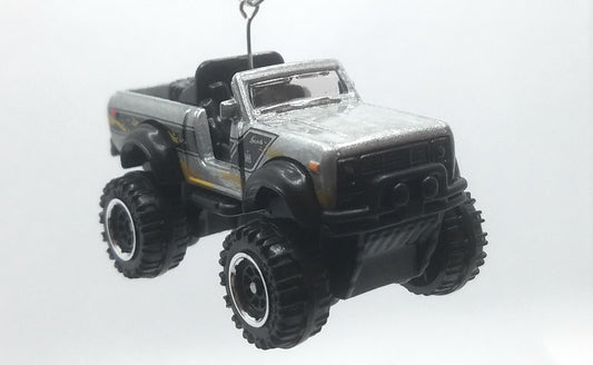 International Scout 4x4 Silver Christmas Ornament
