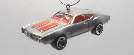 Oldsmobile 442 W-30 Silver/Orange Stripes Christmas Ornament